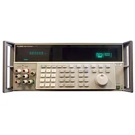 Étalon multifonction Fluke 5700A
