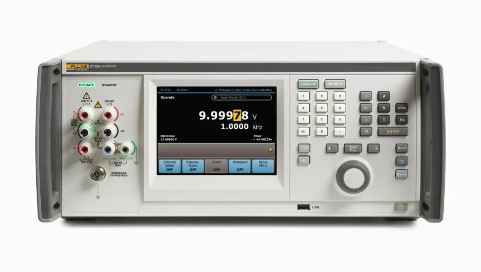 Calibrateur multifonction Fluke 5730A haute performance