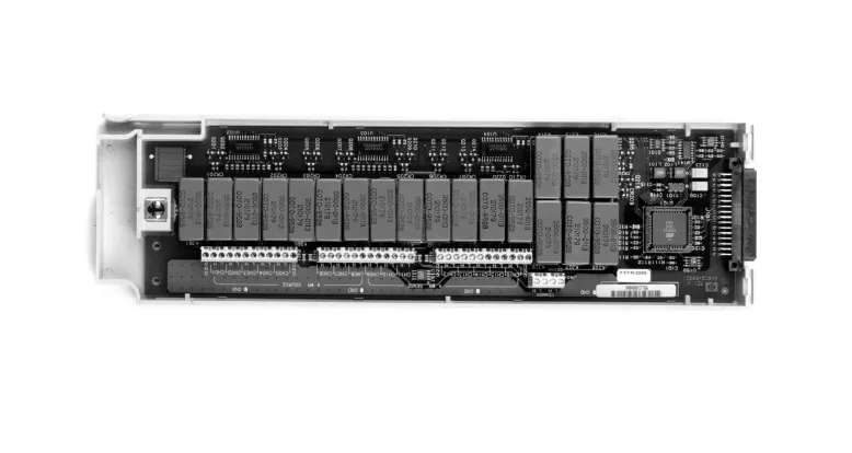 Multiplexeur Keysight 34902A à 16 canaux à relais lames