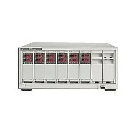 Châssis principal du système d'alimentation modulaire Keysight 66000A