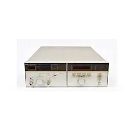 Générateur de signal synthétisé Keysight 8671B