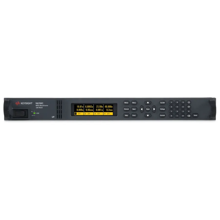 Châssis principal du système d'alimentation modulaire Keysight N6700C avec montage en rack