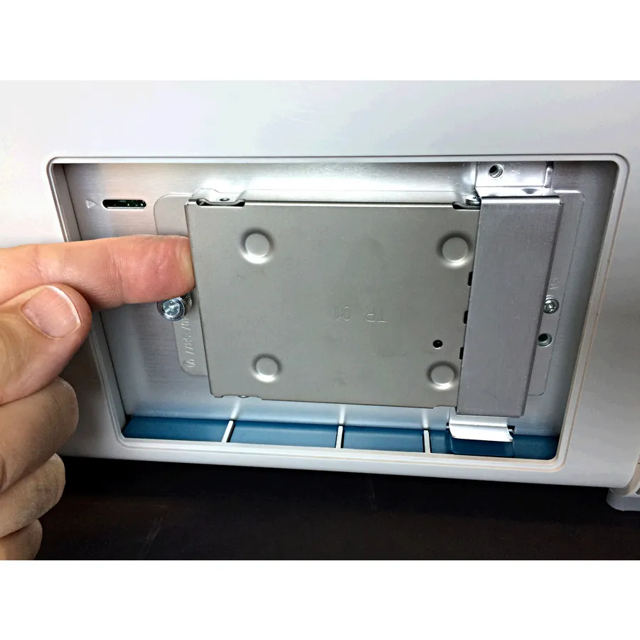 Module d'expansion Tektronix SUP6B-LNX SSD amovible avec système d'exploitation intégré